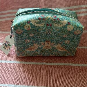William Morris at home large green/blue wash bag “Duck egg Strawberry Thief" New